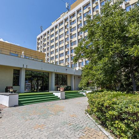 Hotel Flora Мамая Екстериор снимка